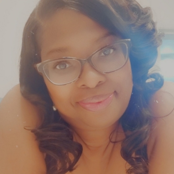 Meet Posh Ambassador Senita - Picture 3 of 13